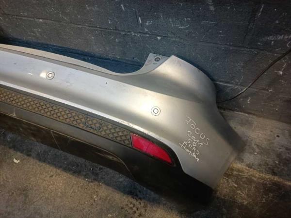 PARE CHOC ARRIERE FORD FOCUS 2/2011-2014 5PORTES - Vue 7